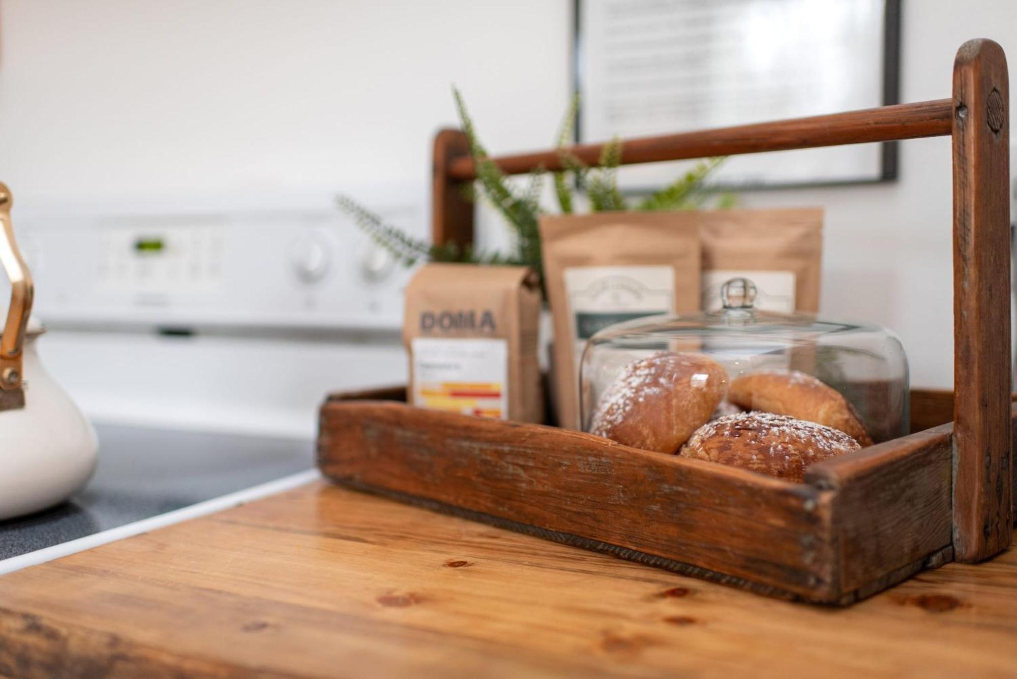 Le Petit Guesthouse -King Bed Walk To Whitworth Nine Mile Falls 외부 사진
